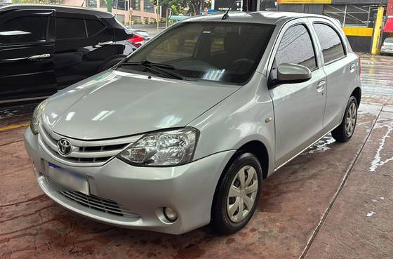 TOYOTA ETIOS 1.3 X 16V FLEX 4P MANUAL TOYOTA ETIOS 1.3 X 16V FLEX 4P MANUAL